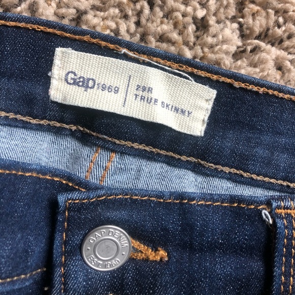 GAP Dark Wash Skinny Jeans - Picture 3 of 8